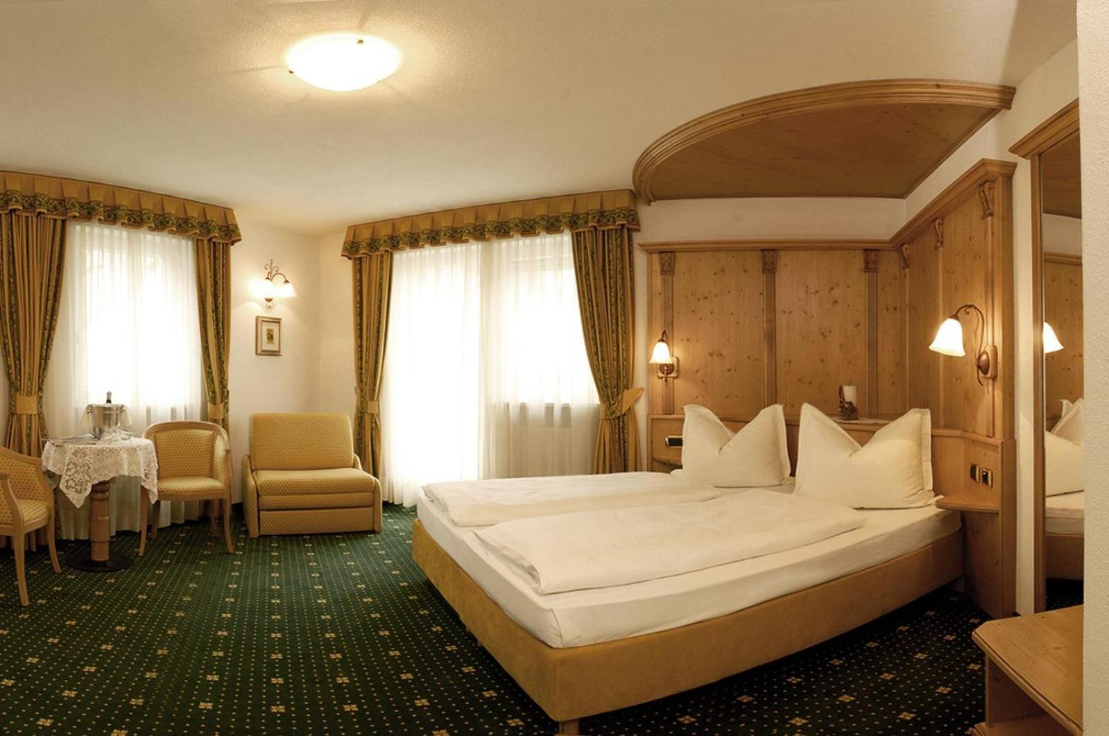 Hotel Maria Ortisei Exterior photo